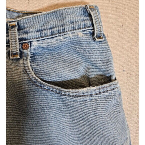Vtg Levi’s 560 Mens 36x30 Loose Fit Tapered Leg Light Blue Wash - Picture 13 of 16